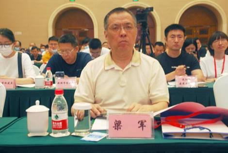 说明: 河北梁军会长